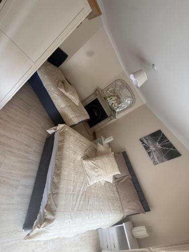 an overhead view of a small bedroom with a bed at Dolly's Homestay in Galway