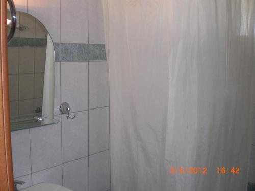 Ένα μπάνιο στο Apocalypsis Studios-Apartments