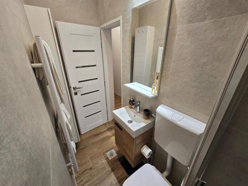Studio apartment KIKI for 2, near Old Town & Beach, free WiFi