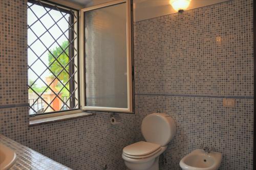Bilik mandi di Villa Gramati