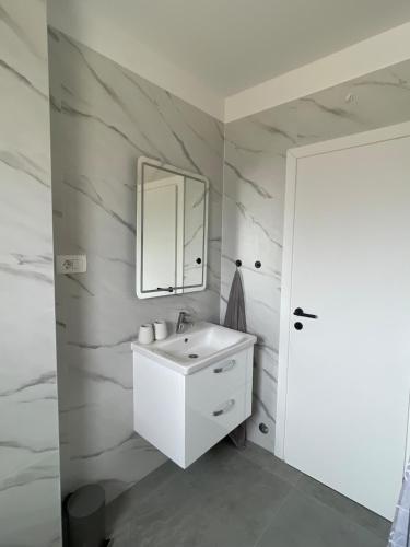 Senna Coastal - Modern Apartment Croatia