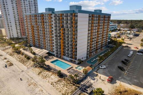 Oceanfront 1BR at Landmark, King Bed, Full Kitchen, Smart TVs photo 6