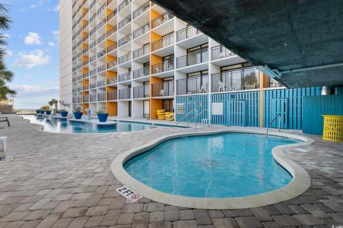 Oceanfront 1BR at Landmark, King Bed, Full Kitchen, Smart TVs photo 12