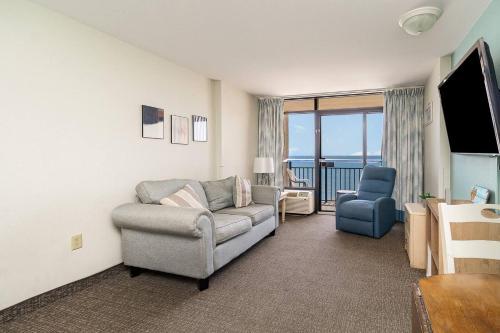 Oceanfront 1BR at Landmark, King Bed, Full Kitchen, Smart TVs photo 17