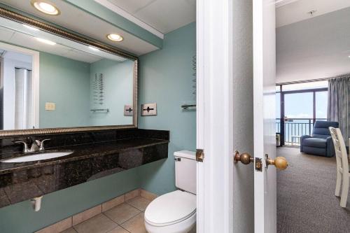 Oceanfront 1BR at Landmark, King Bed, Full Kitchen, Smart TVs photo 24