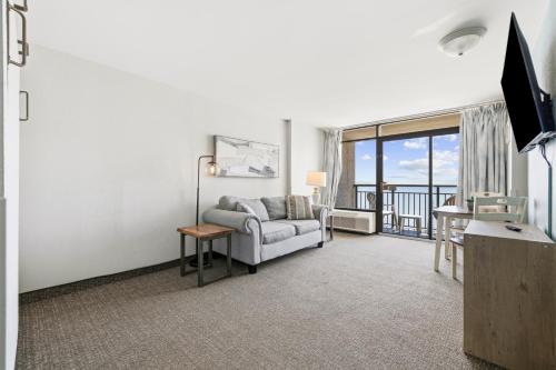 Oceanfront 1BR at Landmark, King Bed, Full Kitchen, Smart TVs photo 29