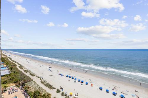 Oceanfront 1BR at Landmark, King Bed, Full Kitchen, Smart TVs photo 35