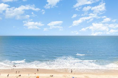 Oceanfront 1BR at Landmark, King Bed, Full Kitchen, Smart TVs photo 41