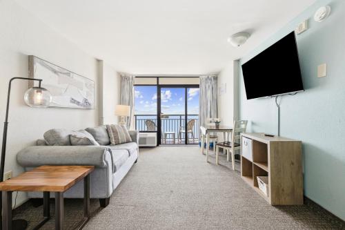 Oceanfront 1BR at Landmark, King Bed, Full Kitchen, Smart TVs photo 55