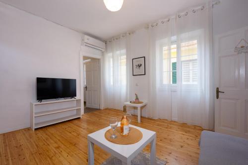 Cosy Stay - Corfu old town apartment, Porta Remounda