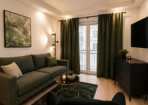 Elegant Apartment for City Lovers l JOS19