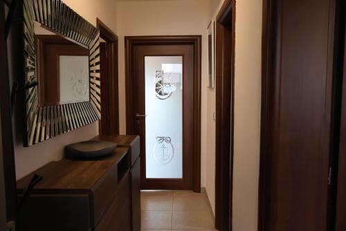Bianco Deluxe Apartment