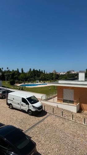 Beautiful Family House in Albufeira T2 Pool and Garage