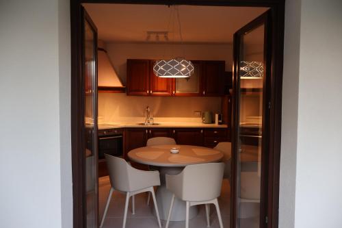 Bianco Deluxe Apartment