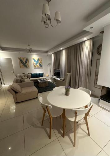 A decent stay in center Glyfada