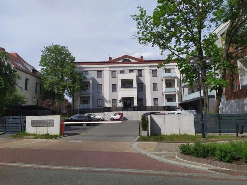 Kameralna kawalerka, prywatny parking, FV