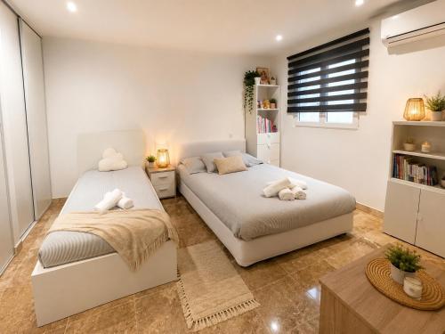 Superbe appartement, 2 chambres, 7 couchages, avec terrasse, proche centre ville et plages