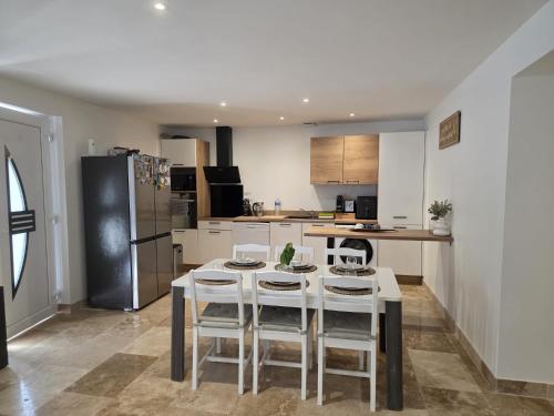Superbe appartement, 2 chambres, 7 couchages, avec terrasse, proche centre ville et plages