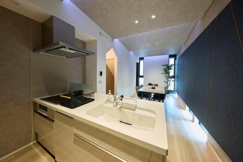 Gotokuji House