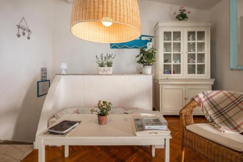 Marina Apt Near Makarska /w Balcony - Happy Rentals