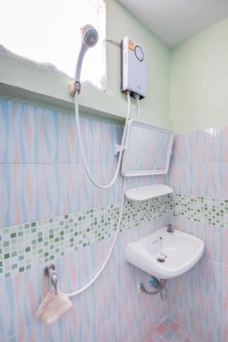 ห้องน้ำของ OYO 1163 Eden Hostel