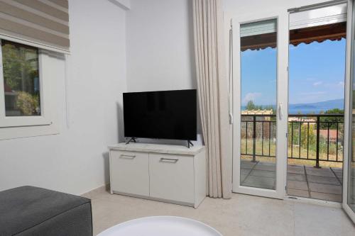 Tree Tree Suites, Large Paradise Gardens, 2 min to Beach