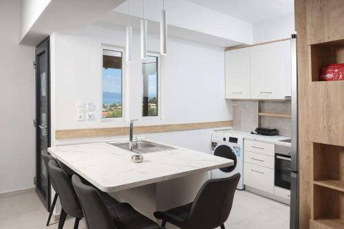 Tree Tree Suites, Large Paradise Gardens, 2 min to Beach
