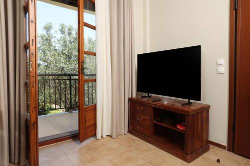 Tree Tree Suites, Large Paradise Gardens, 2 min to Beach