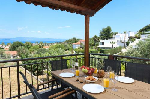 Tree Tree Suites, Large Paradise Gardens, 2 min to Beach