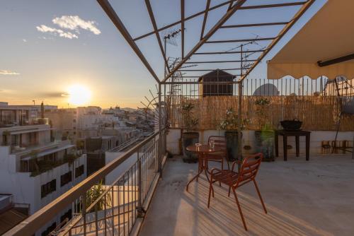 Acropolis view rooftop studio