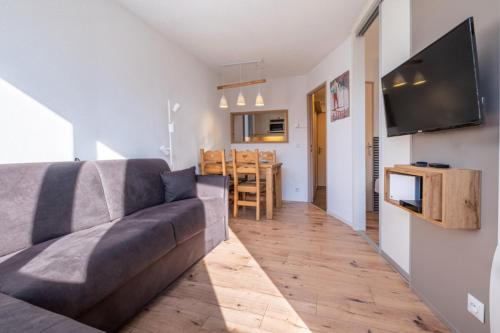 A lovely flat with parking and views of Mont Blanc