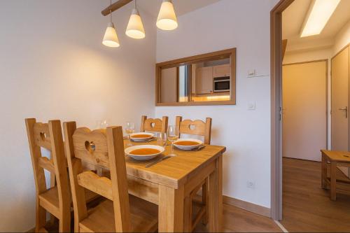 A lovely flat with parking and views of Mont Blanc