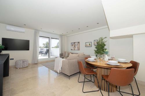 Navigolf 3-Bdr Townhouse with Golf Views and Private Terrace