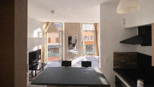 Studio lumineux avec balcon à Hyères