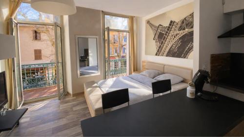 Studio lumineux avec balcon à Hyères