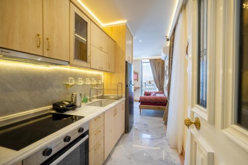 Zoe Apartments