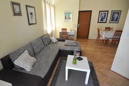 Posezení v ubytování Clementa Apartment
