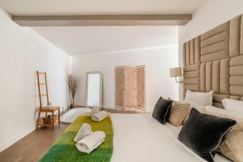 Montmartre Stylish and bright 3BD with terrace
