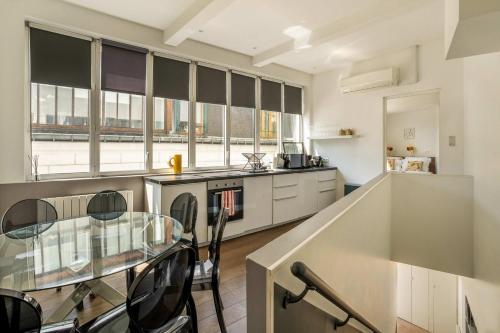 Montmartre Stylish and bright 3BD with terrace