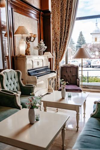 Hotel Roman by Dumbrava Business Resort — Lobby or reception