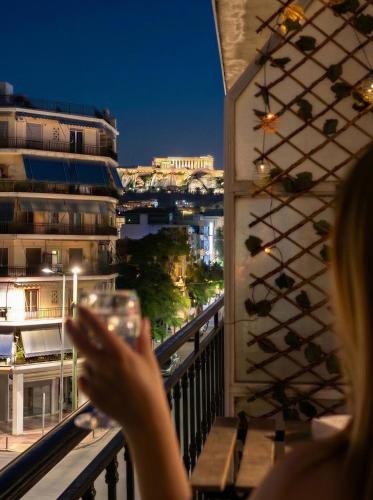 4 Family and Friends - Acropolis view