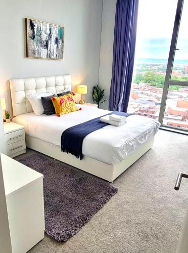Urban City Suites - JQ Rise Penthouse, 3 bed photo 10