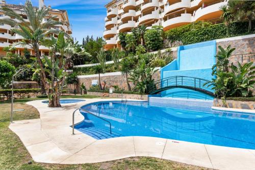 Modern Sea View Apartment near Puerto Banus