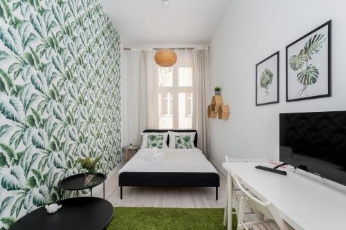 Main Square Homely Apartment by BookingHost