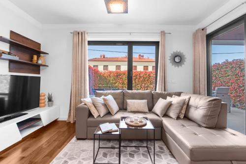 Ground floor apartment with 1 bedroom , big terrace with garden and BBQ