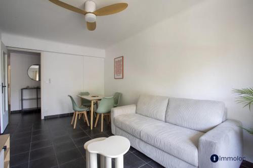 Apartment near airport