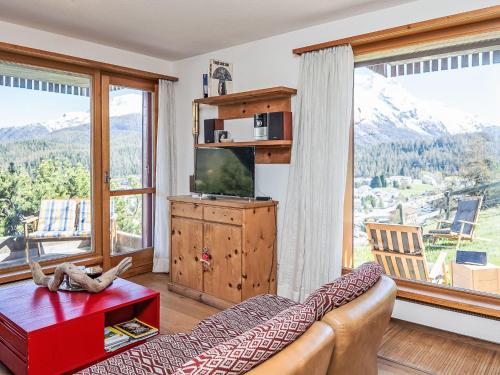 Apartment Chesa La Drosa MO by Interhome