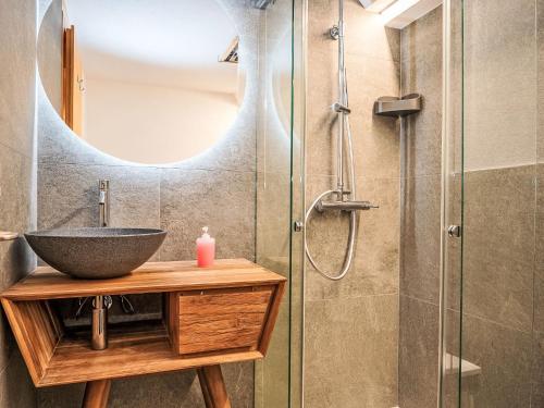 Apartment Chesa La Drosa MO by Interhome