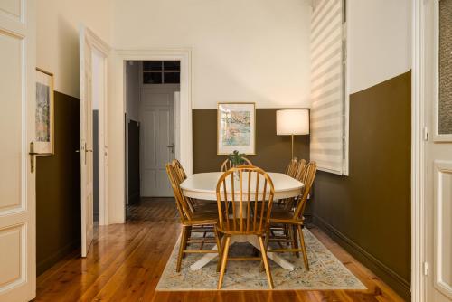 Irene by halu! Spacious 4BD Neoclassical apartment