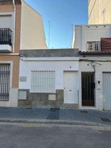 Excelente casa renovada cerca de la playa